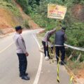 Polsek Linge Patroli Daerah Rawan, Pasang Police Line di Lokasi Jalan Amblas dan Longsor