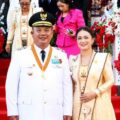 Ketua TP PKK Gunungsitoli Hadiri Upacara Penurunan Bendera HUT Ke-81 RI