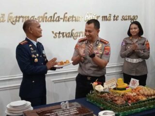 Wujud Sinergisitas TNI-Polri, Kapolrestabes Medan Sambangi Mako Menhanud 1 Pasgat pada Peringatan HUT Ke-81 TNI