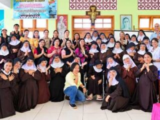 Hadir dengan Kepedulian, TP PKK Kota Gunungsitoli Kunjungi Biara Santa Klara